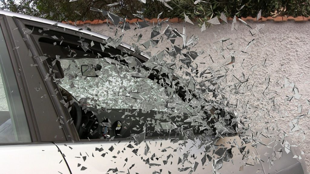 un véhicule a quitté la route sur l'A7 avant de s'embraser